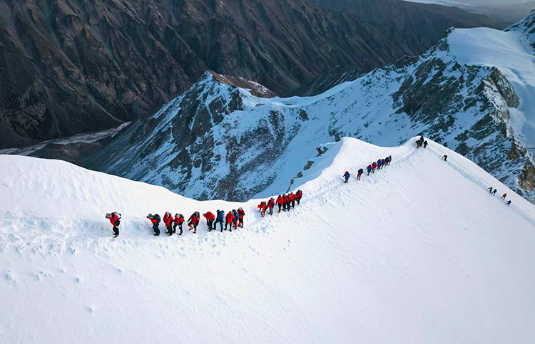 中国登山集训队启孜峰集训活动顺利结束